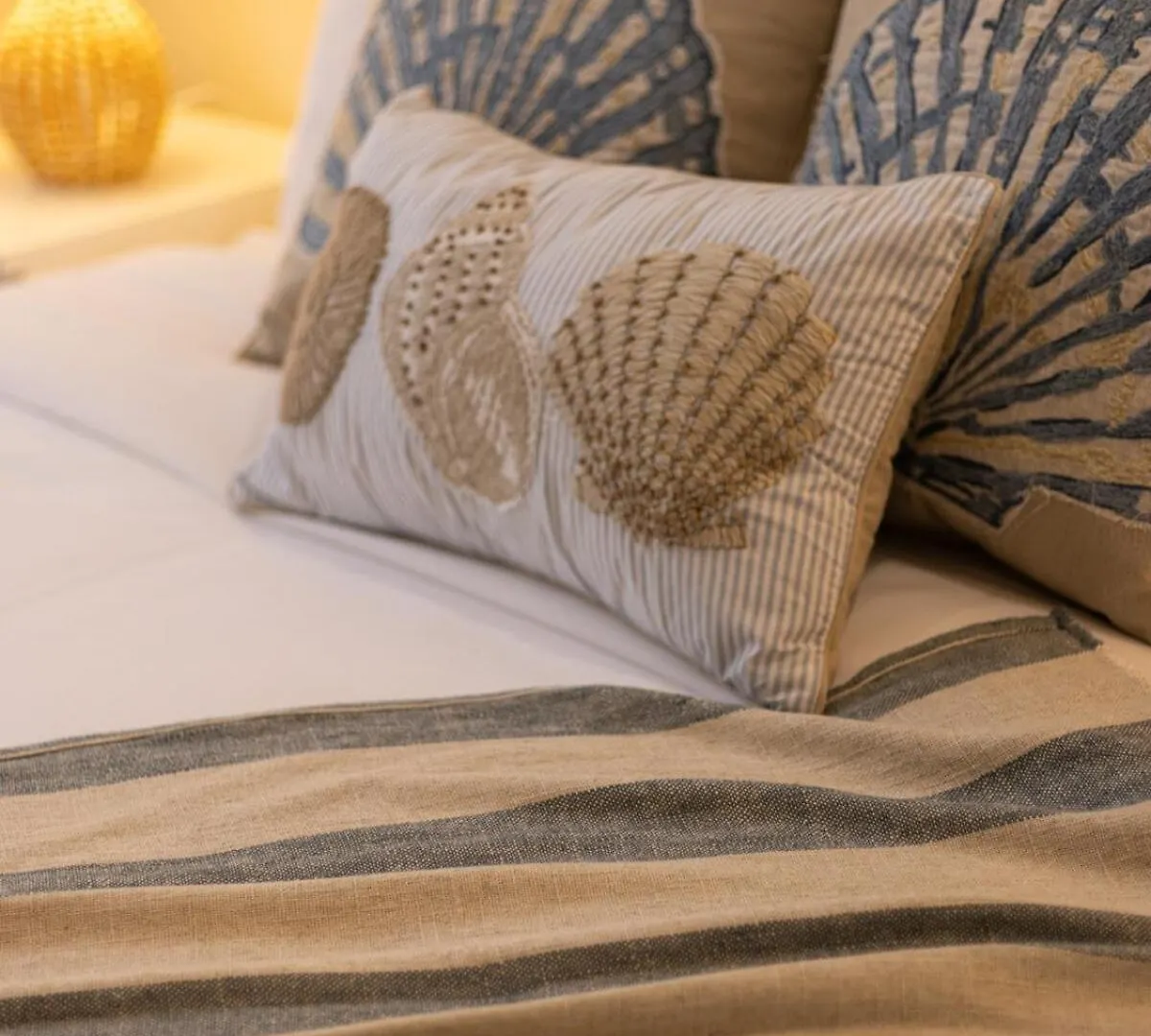 Cozy Designer 4 Bedrooms Home Near Local Shops Browns Plains 0*,